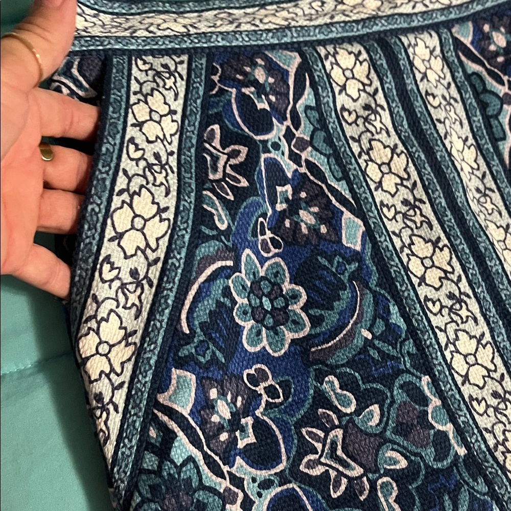LOFT Navy and White Floral Pencil Skirt - Picture 2 of 5